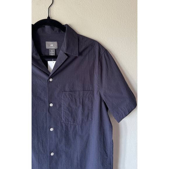 H&M Navy Shirt Mens Size Small Regular Fit Button Front Short Sleeve Lightweight - Picture 3 of 5